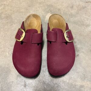 Boston Big Buckle Maroon Birkenstock clogs